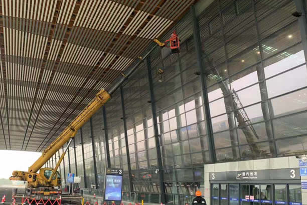 南头镇玻璃幕墙维护和保养